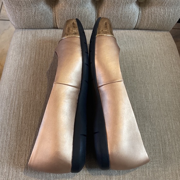 Comfortview NEW Gold Metallic Round Toe Size 12 Women’s Loafers - Picture 5 of 16